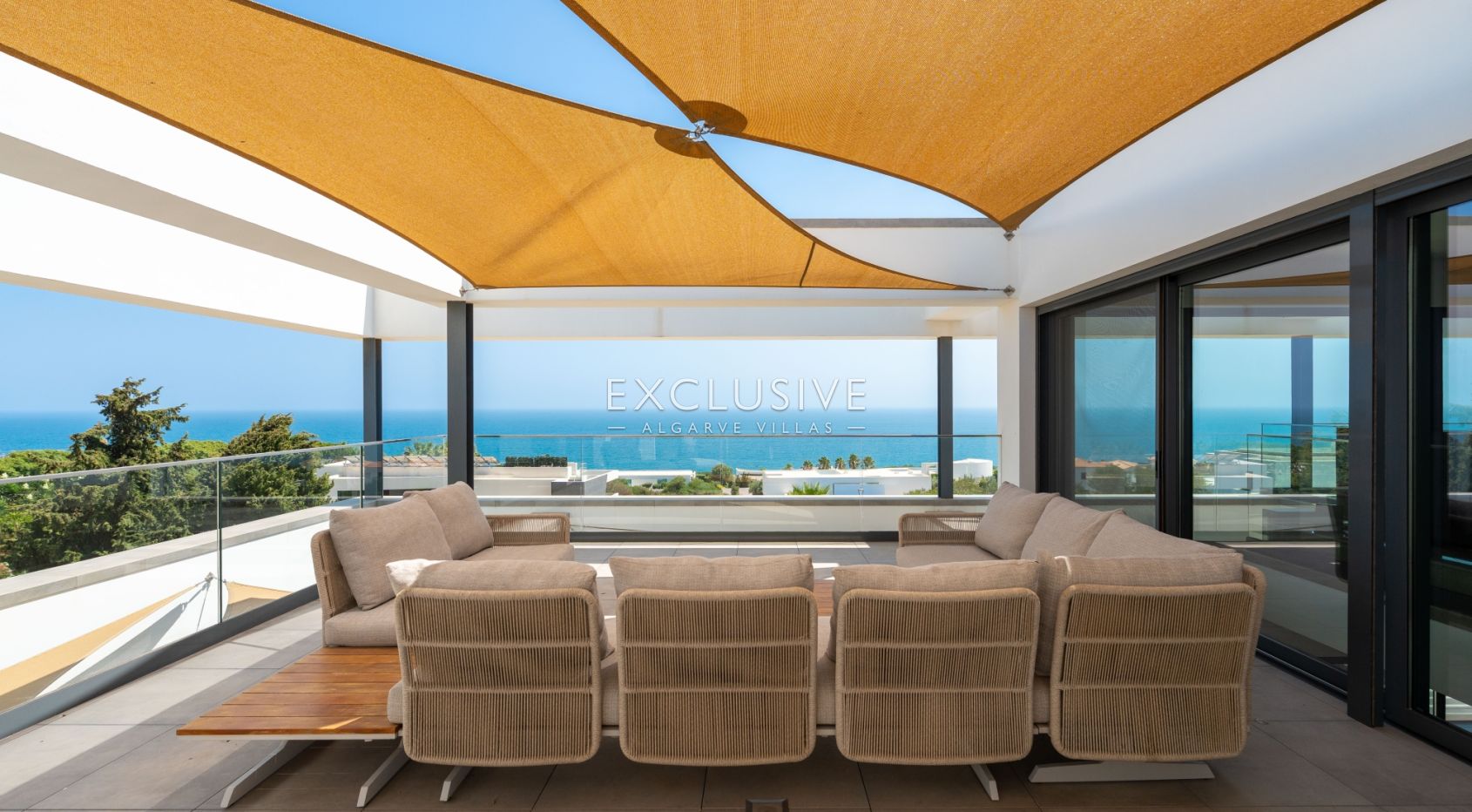 Villa with stunning sea views and walking distance to beach and centre, Praia da Luz, Lagos