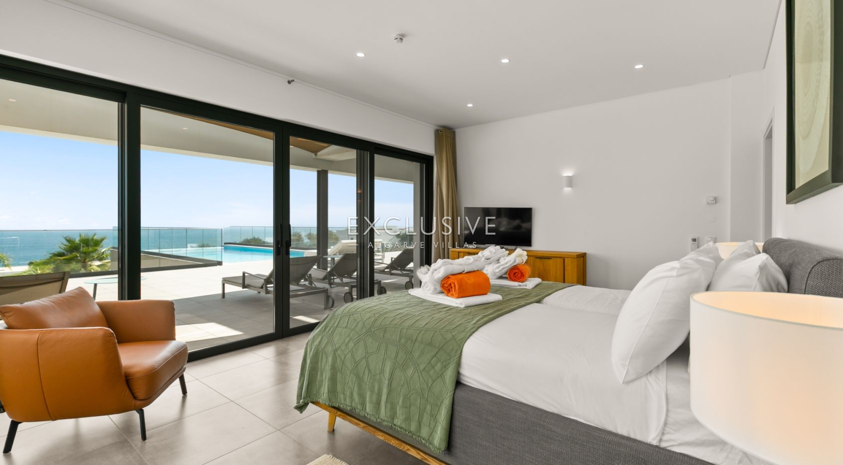 Villa with stunning sea views and walking distance to beach and centre, Praia da Luz, Lagos