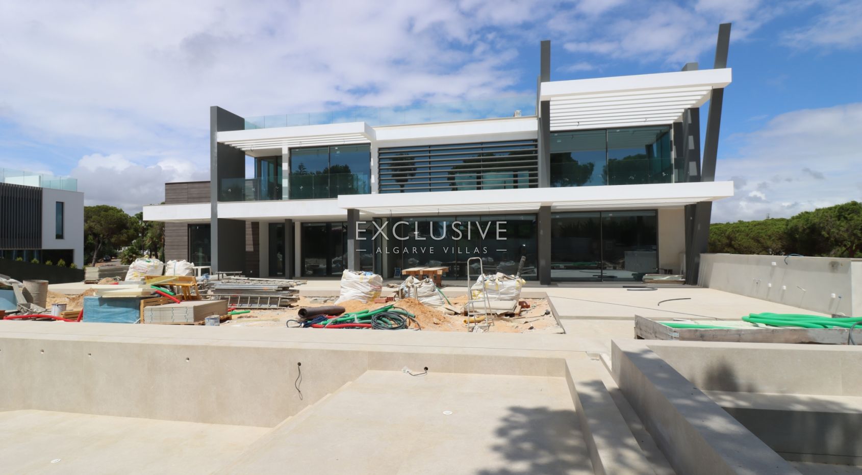 Contemporary villa in Vilasol Golf resort, Algarve