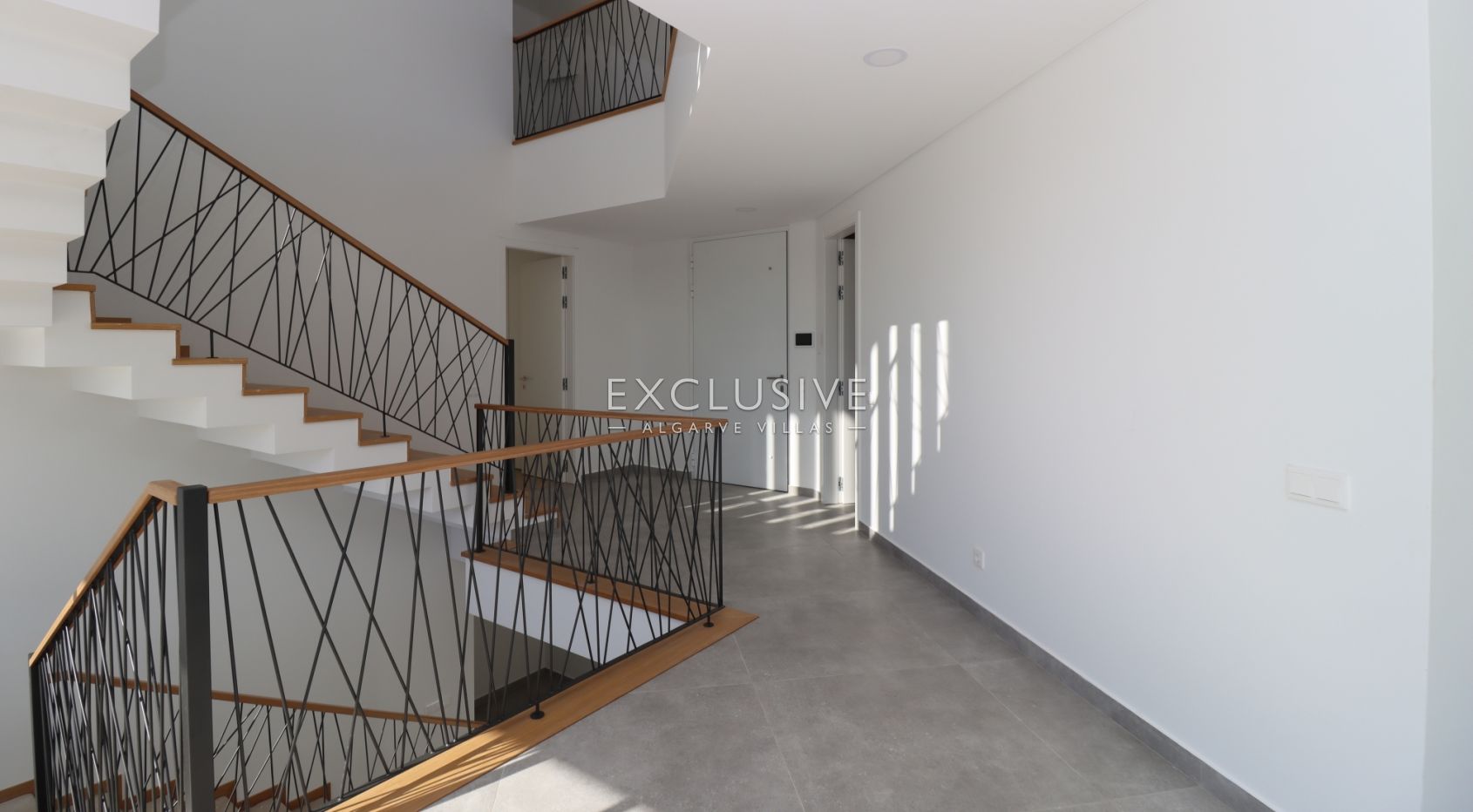 Contemporary villa, ready to move into, Praia da Galé, Albufeira