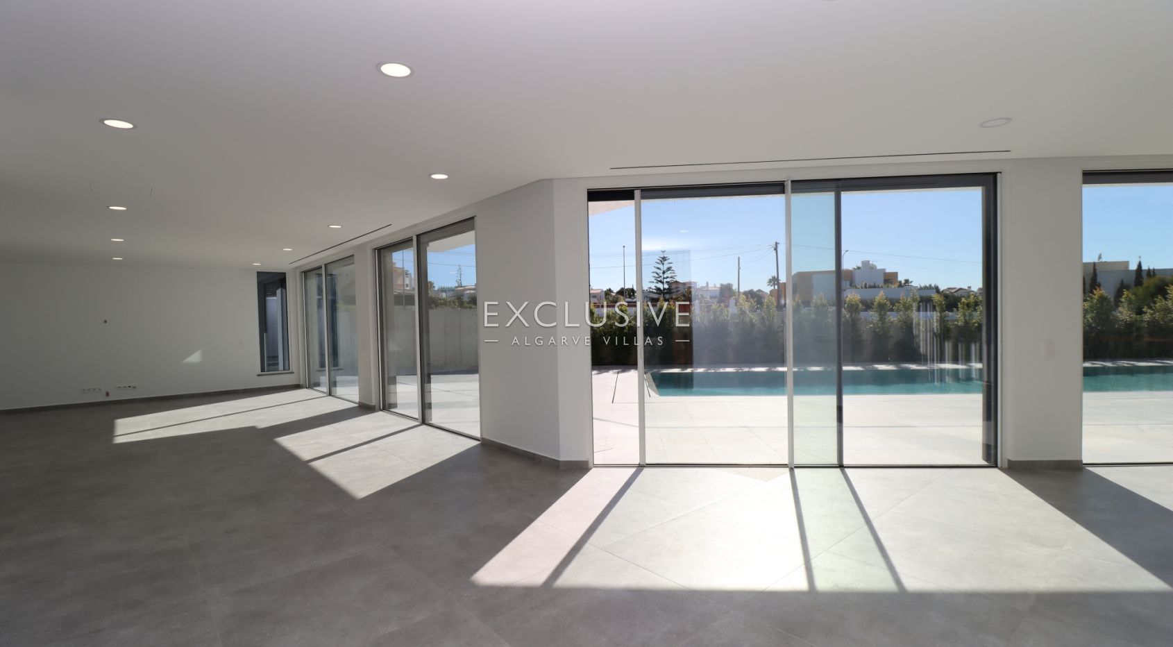 Contemporary villa, ready to move into, Praia da Galé, Albufeira