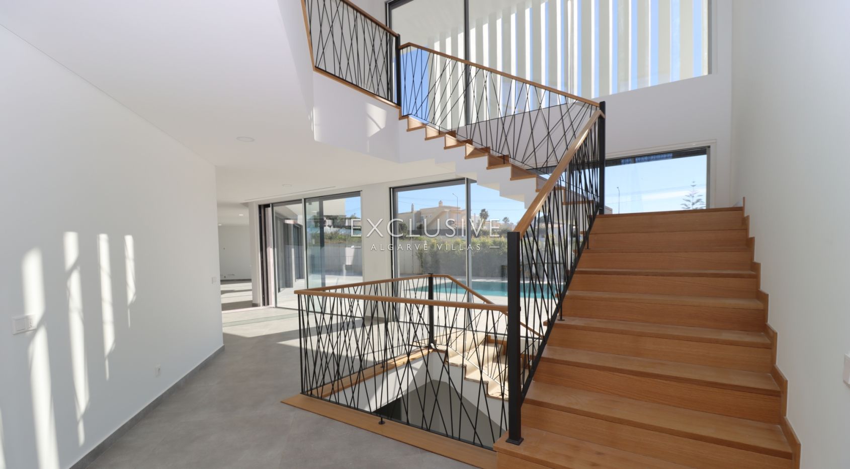 Contemporary villa, ready to move into, Praia da Galé, Albufeira