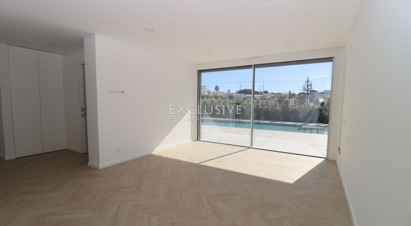Contemporary villa, ready to move into, Praia da Galé, Albufeira