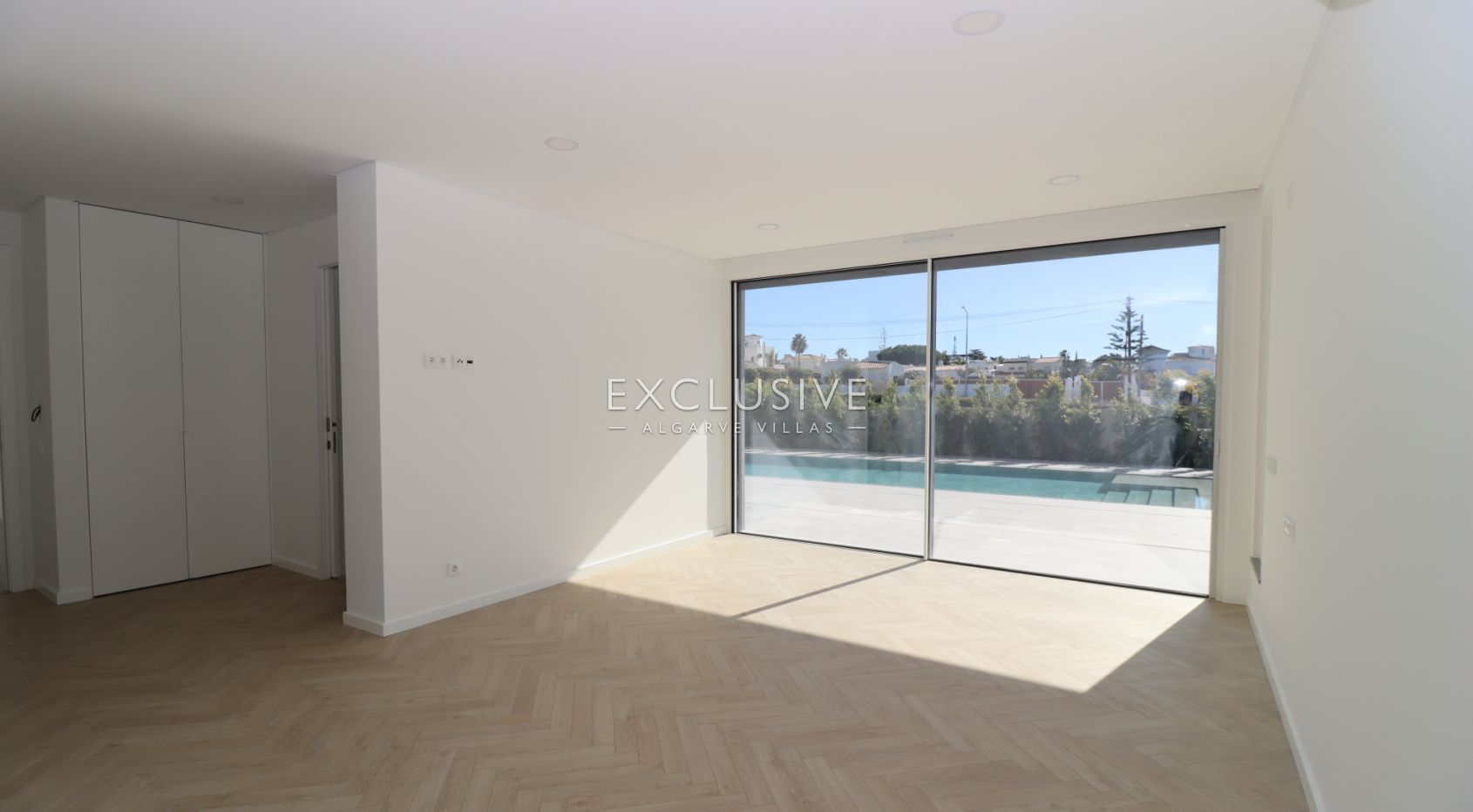 Contemporary villa, ready to move into, Praia da Galé, Albufeira