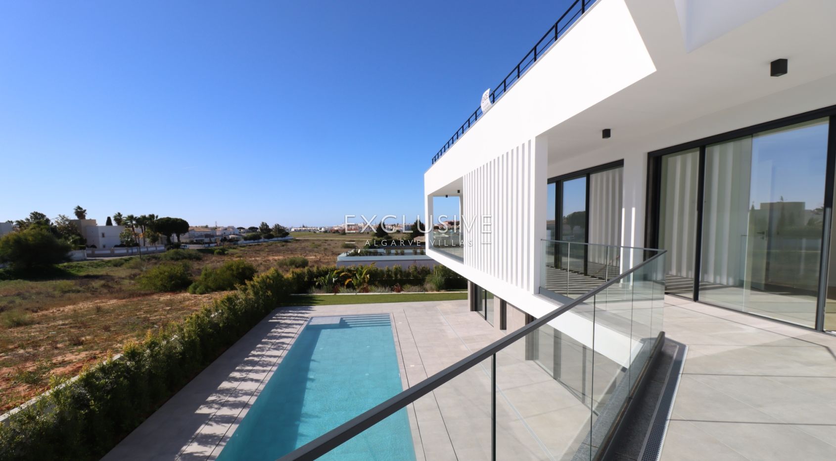 Contemporary villa, ready to move into, Praia da Galé, Albufeira
