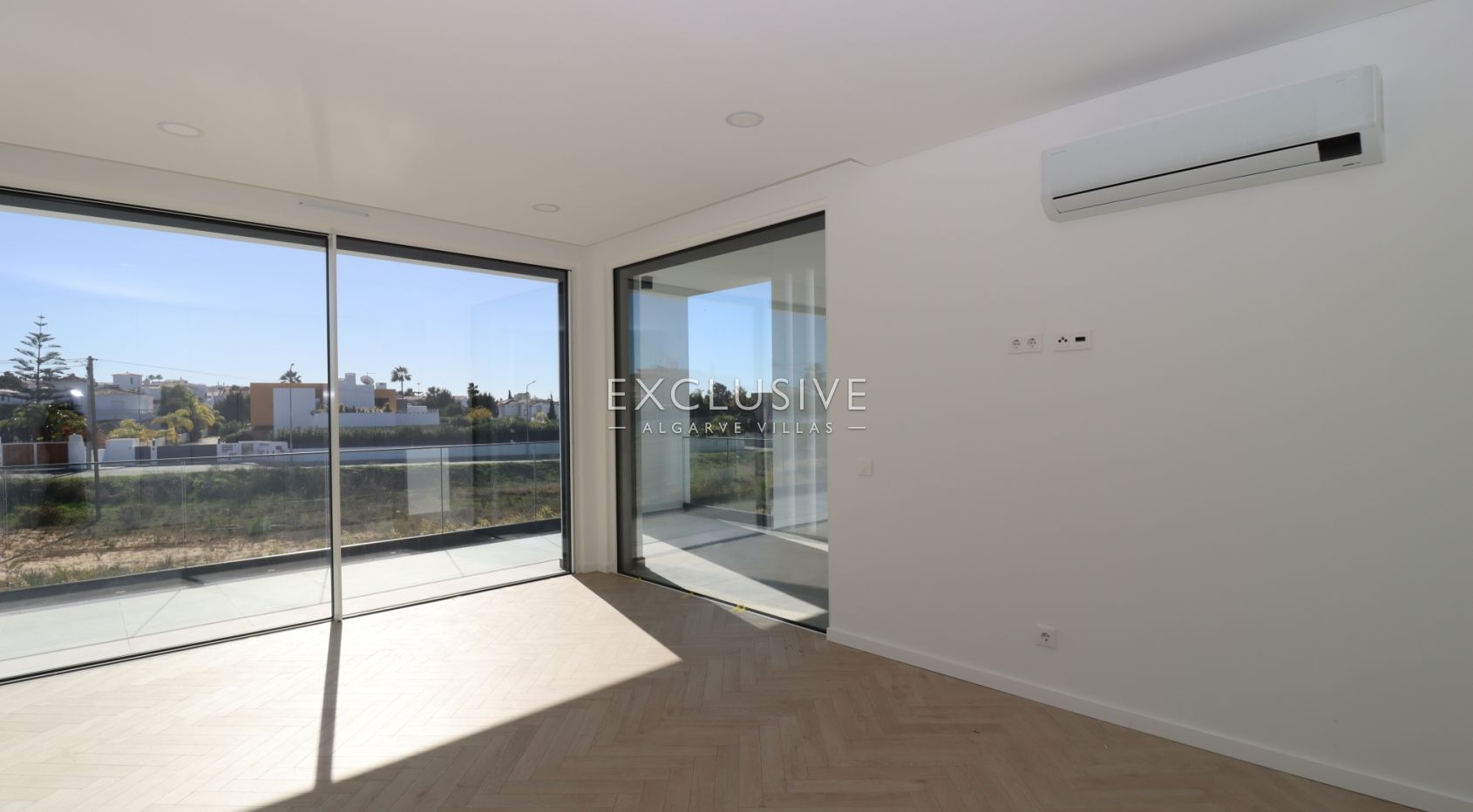 Contemporary villa, ready to move into, Praia da Galé, Albufeira