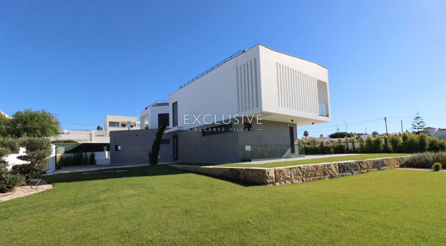 Contemporary villa, ready to move into, Praia da Galé, Albufeira
