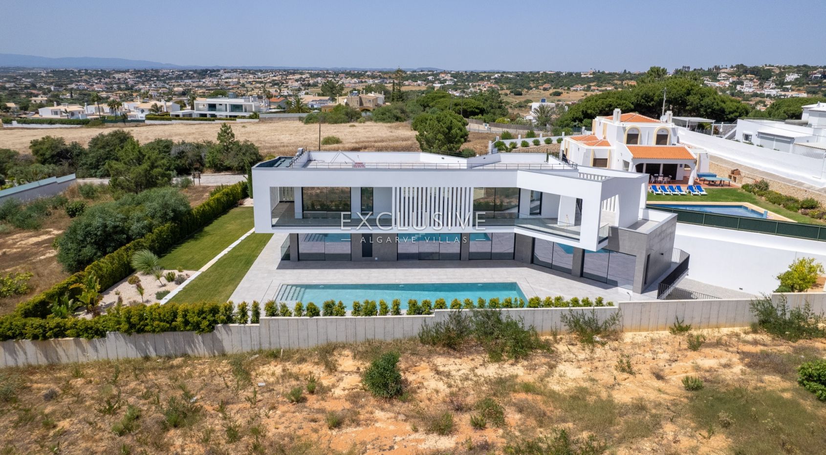 Contemporary villa, ready to move into, Praia da Galé, Albufeira