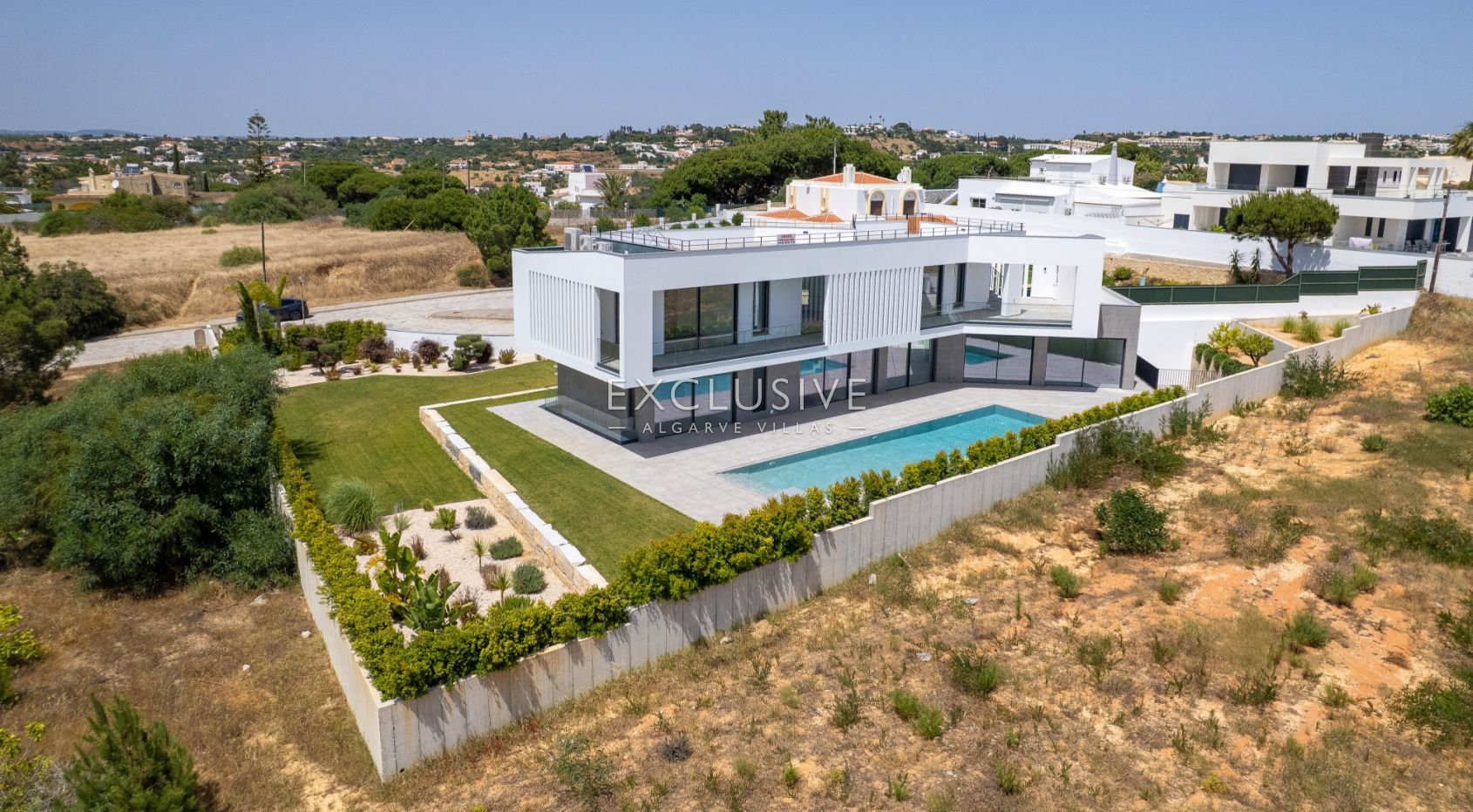 Contemporary villa, ready to move into, Praia da Galé, Albufeira
