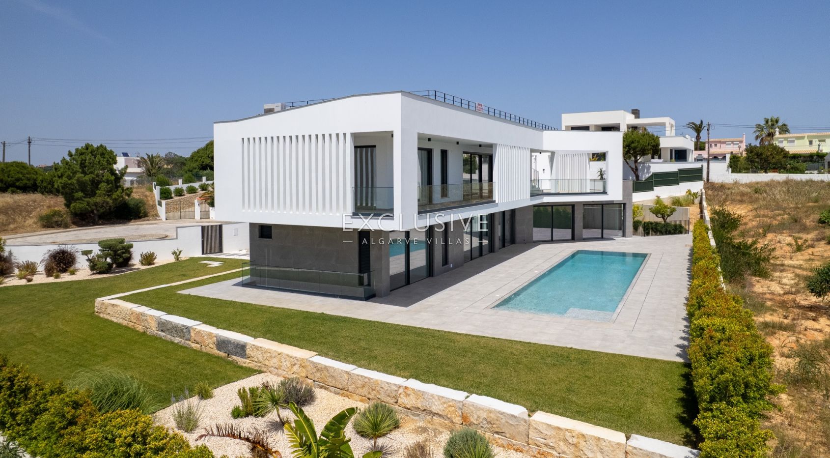 Contemporary villa, ready to move into, Praia da Galé, Albufeira