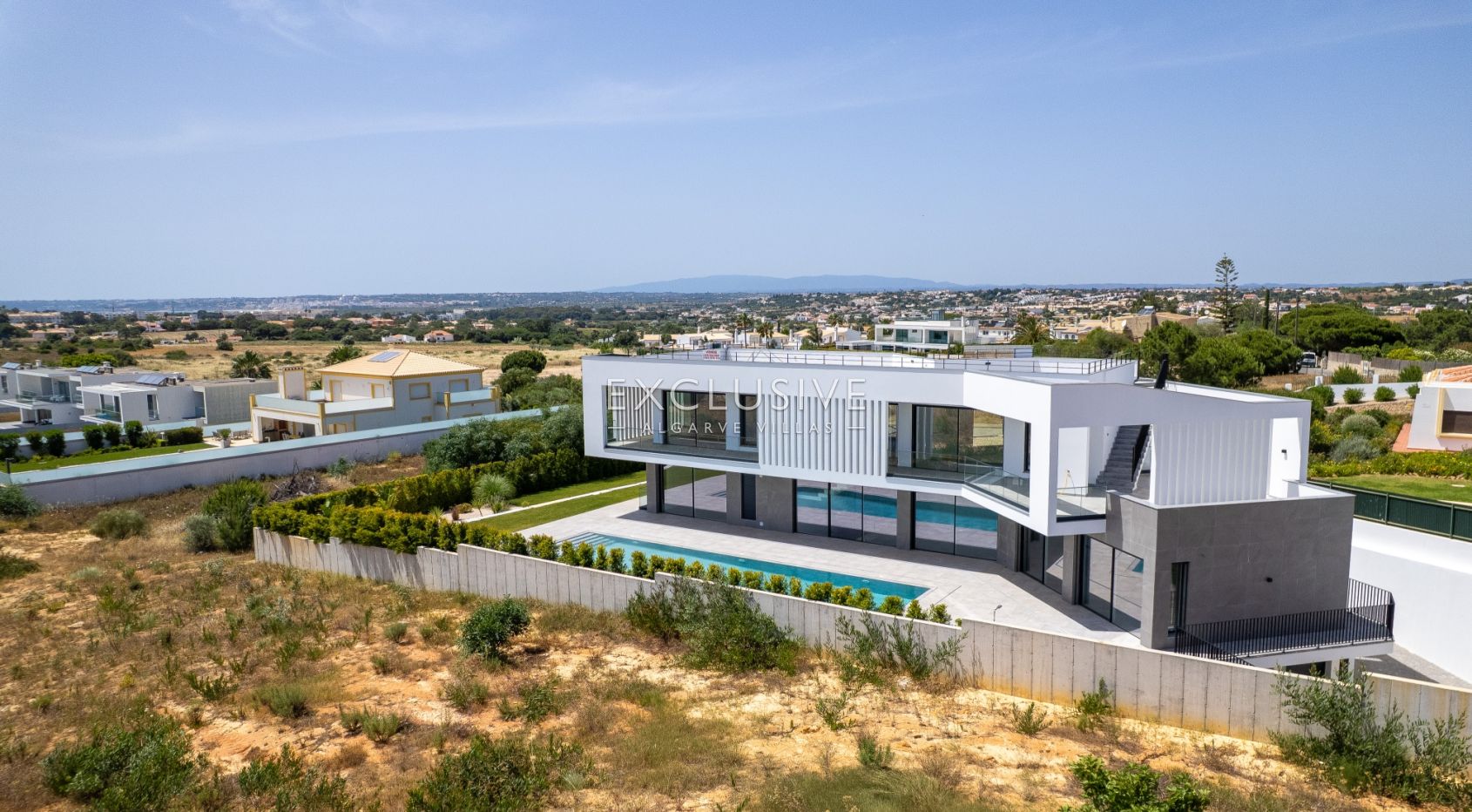 Contemporary villa, ready to move into, Praia da Galé, Albufeira