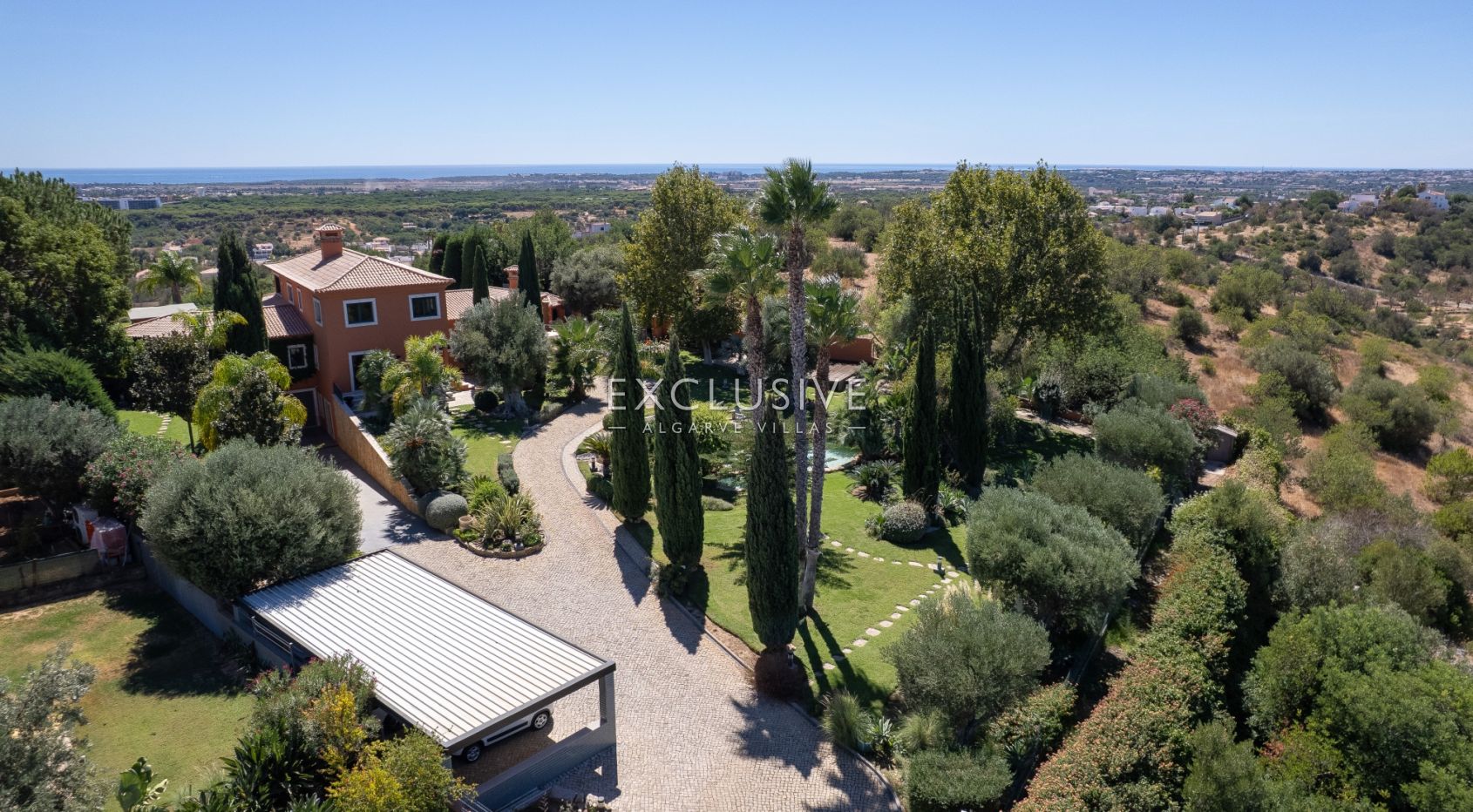 Timeless 5-Bedroom Algarve Villa with Ocean Views and Infinity Pool in Boliqueime