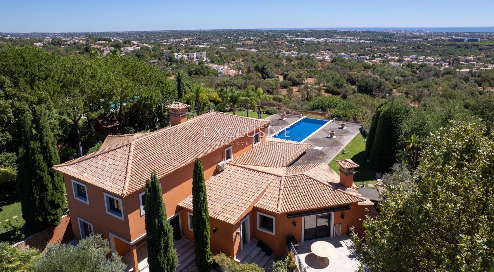 Timeless 5-Bedroom Algarve Villa with Ocean Views and Infinity Pool in Boliqueime