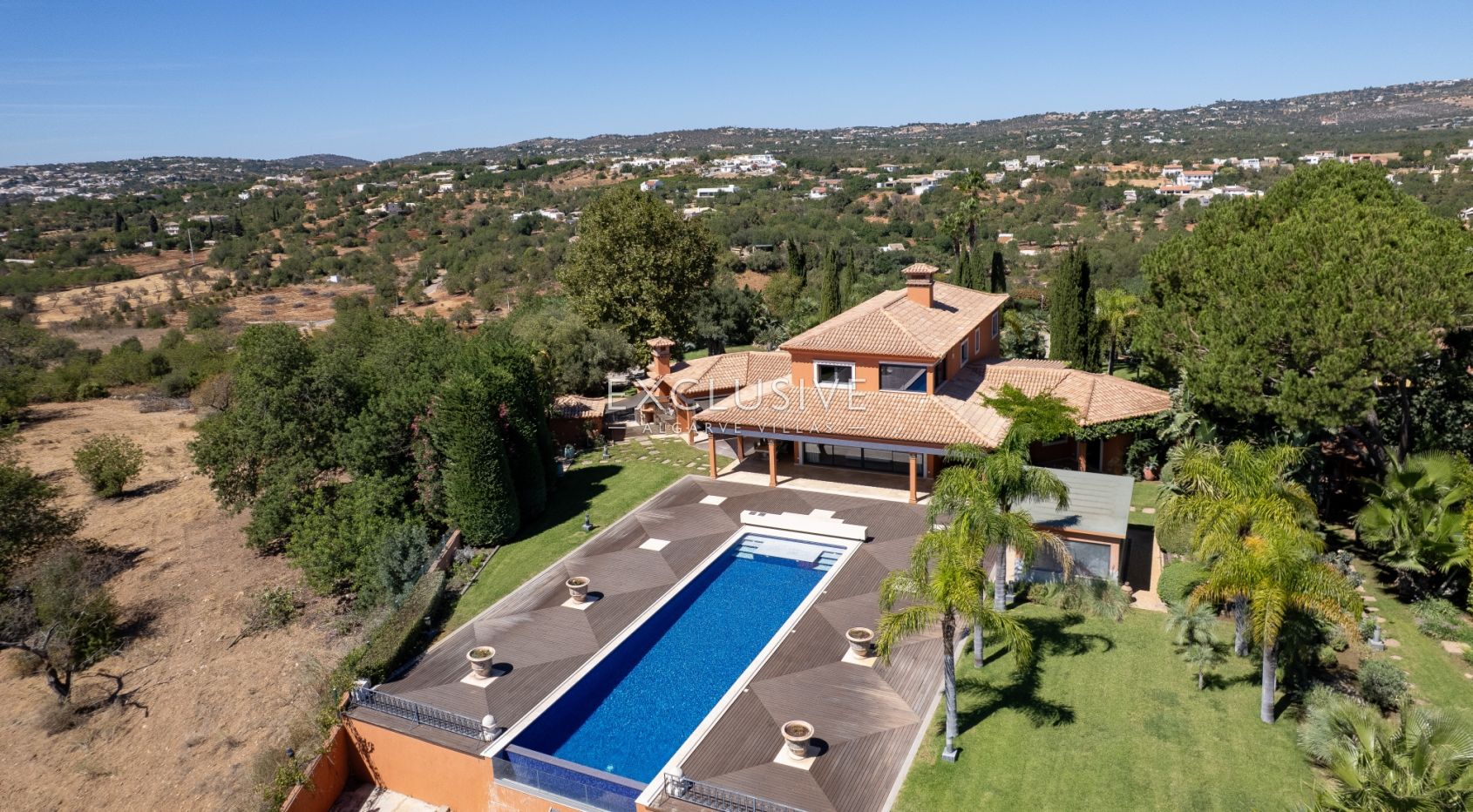 Timeless 5-Bedroom Algarve Villa with Ocean Views and Infinity Pool in Boliqueime