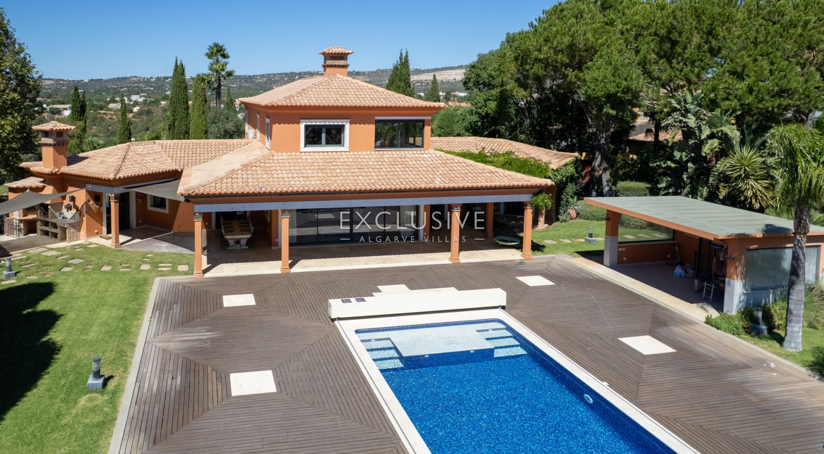 Timeless 5-Bedroom Algarve Villa with Ocean Views and Infinity Pool in Boliqueime
