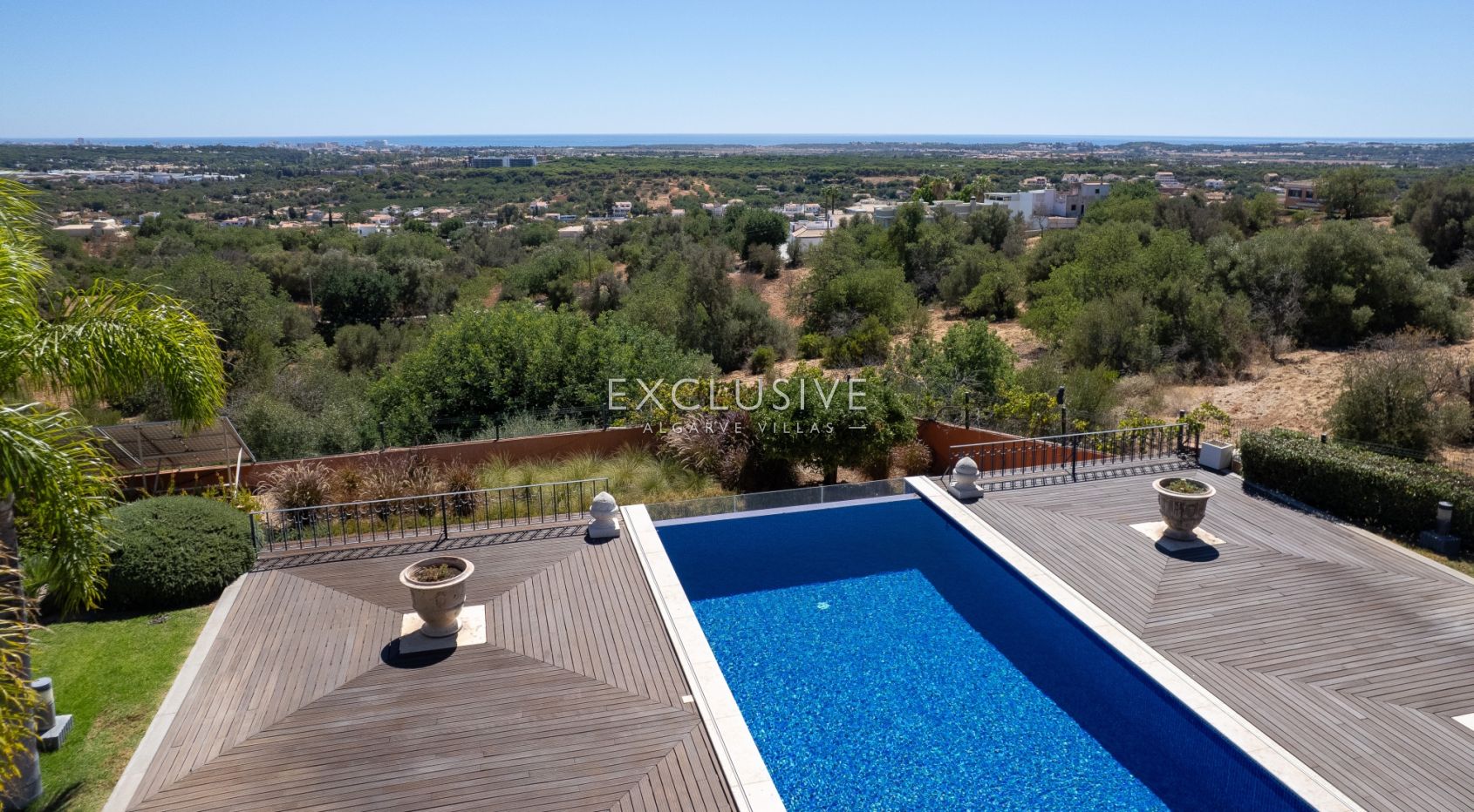 Timeless 5-Bedroom Algarve Villa with Ocean Views and Infinity Pool in Boliqueime