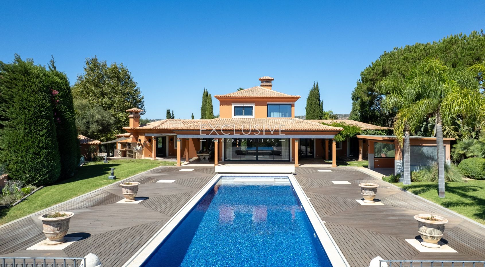 Timeless 5-Bedroom Algarve Villa with Ocean Views and Infinity Pool in Boliqueime