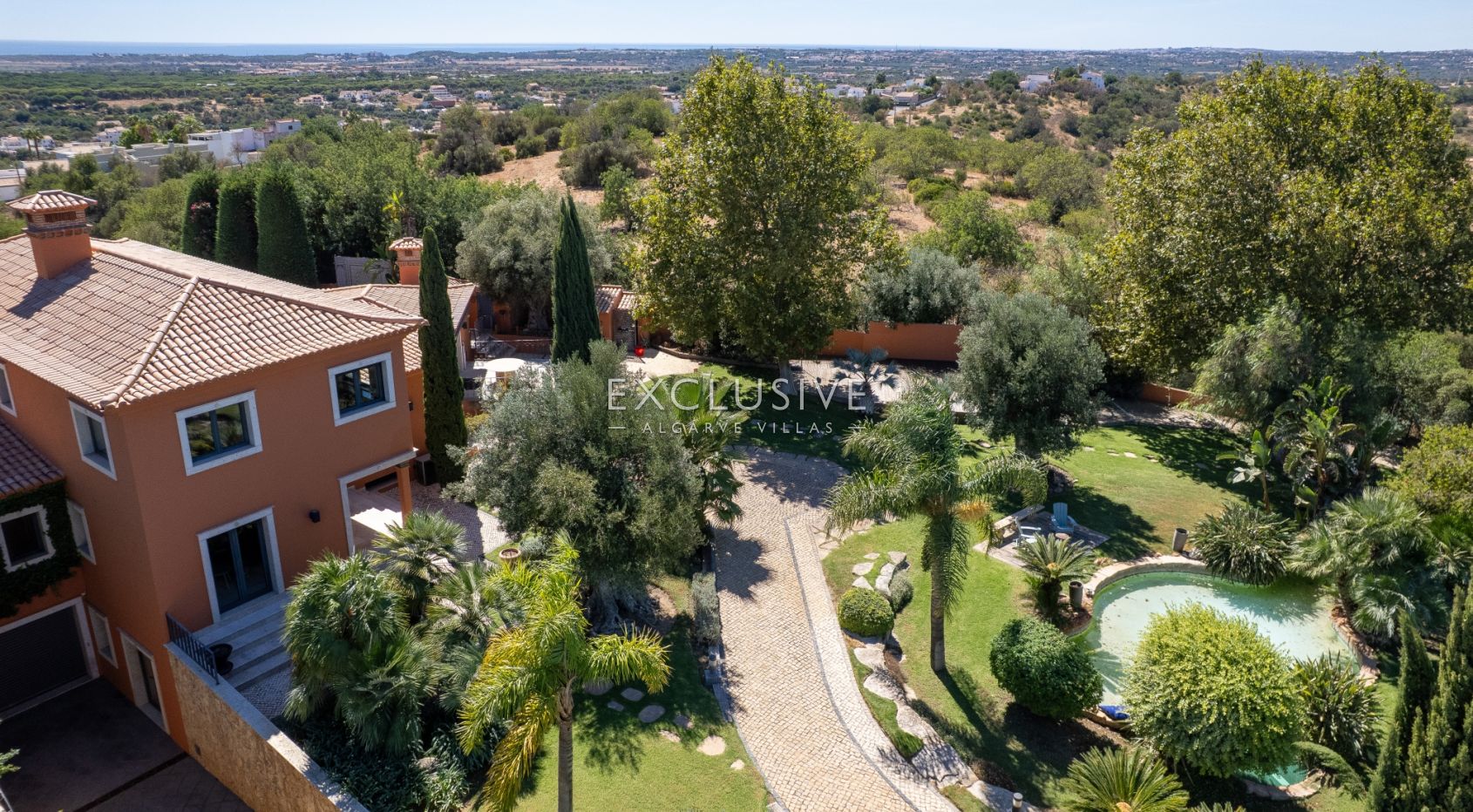 Timeless 5-Bedroom Algarve Villa with Ocean Views and Infinity Pool in Boliqueime
