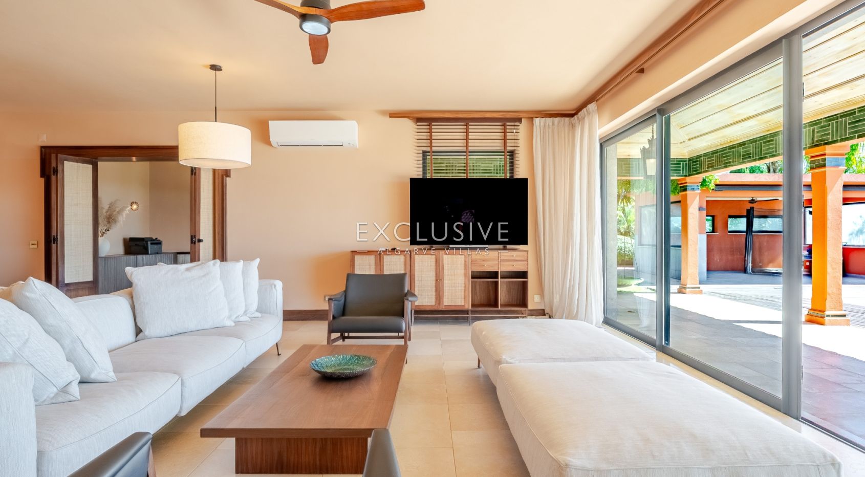 Timeless 5-Bedroom Algarve Villa with Ocean Views and Infinity Pool in Boliqueime
