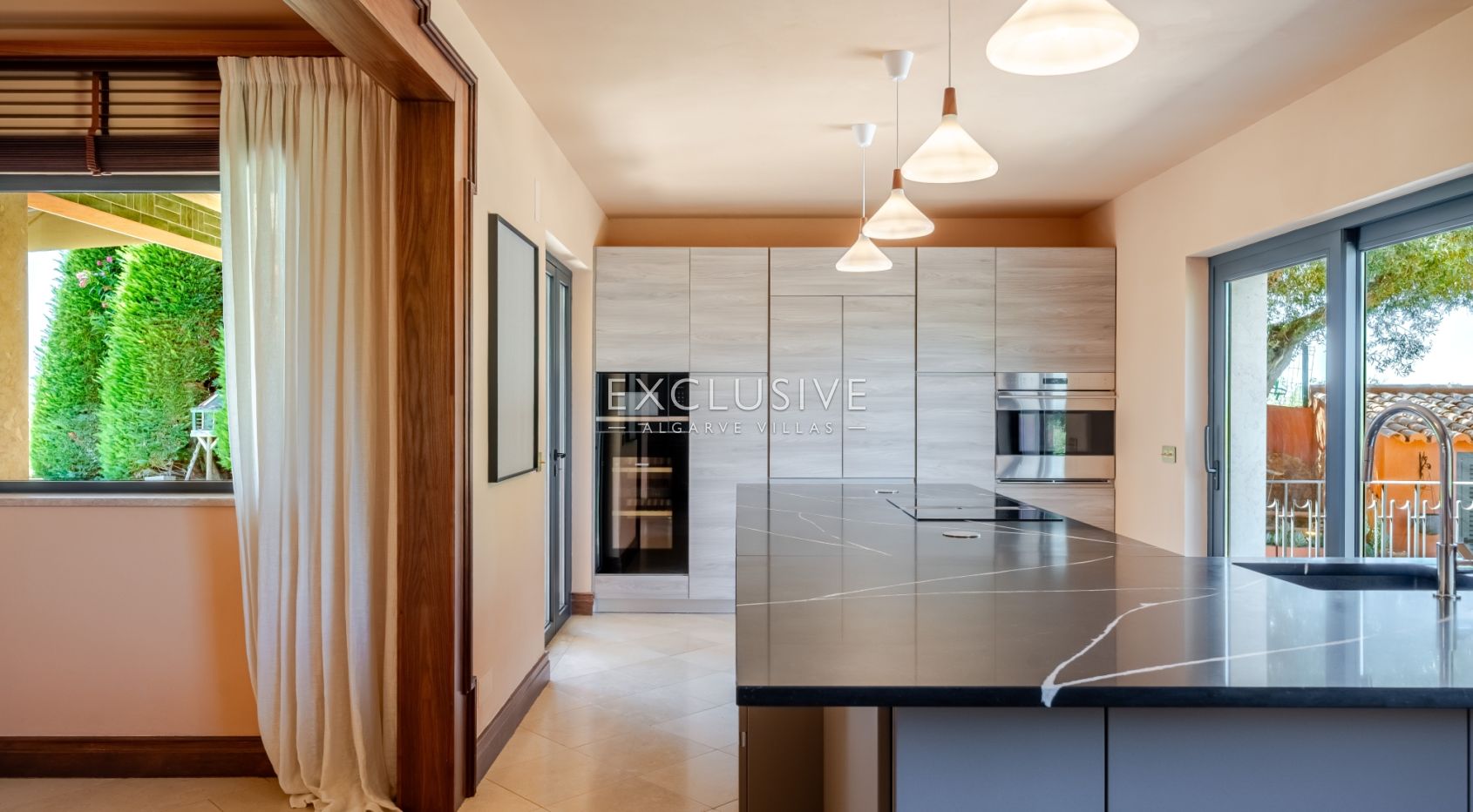 Timeless 5-Bedroom Algarve Villa with Ocean Views and Infinity Pool in Boliqueime
