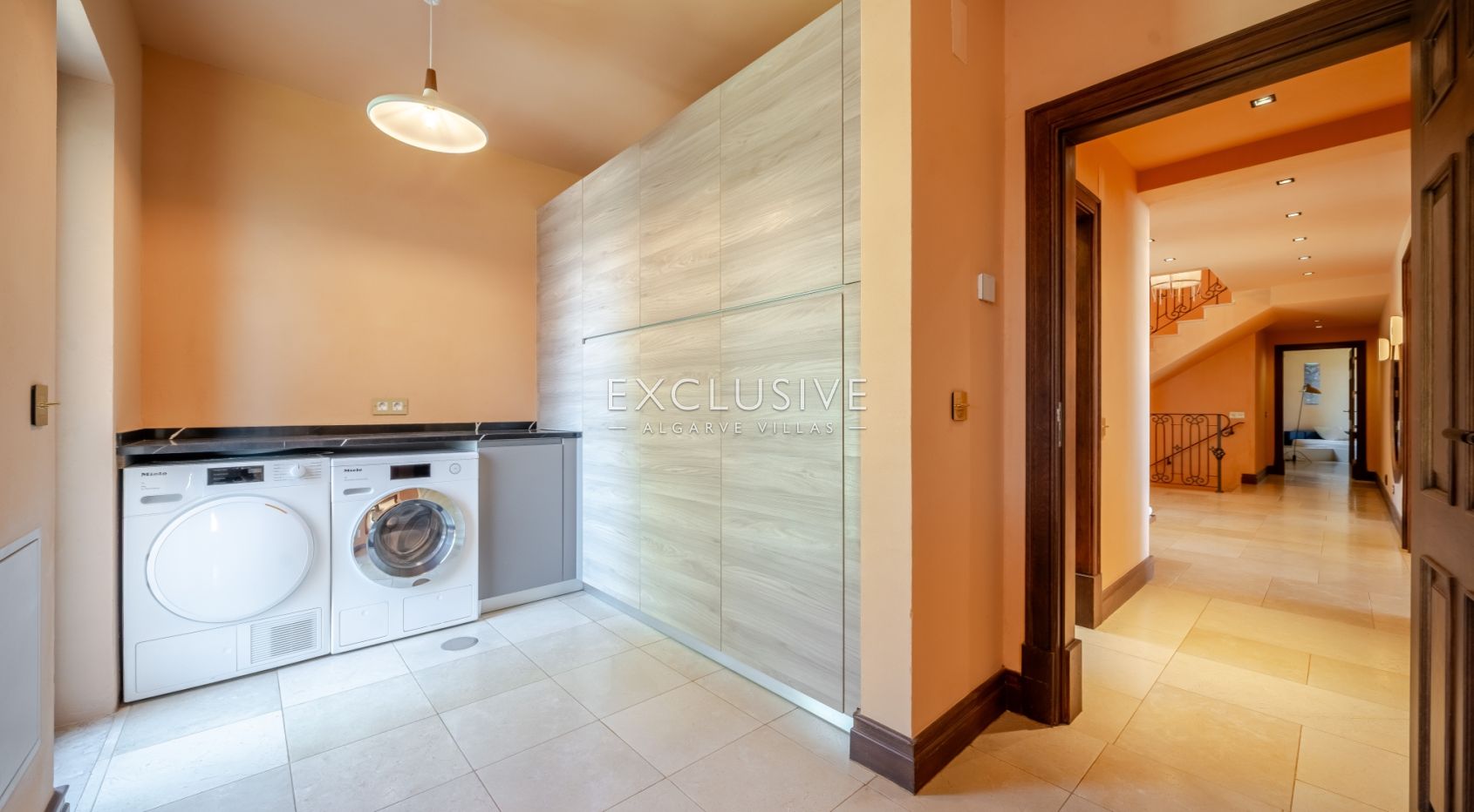 Timeless 5-Bedroom Algarve Villa with Ocean Views and Infinity Pool in Boliqueime