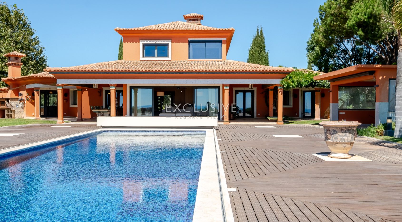 Timeless 5-Bedroom Algarve Villa with Ocean Views and Infinity Pool in Boliqueime
