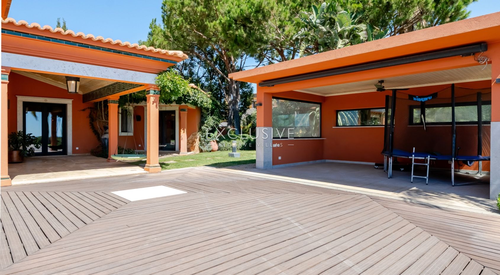 Timeless 5-Bedroom Algarve Villa with Ocean Views and Infinity Pool in Boliqueime