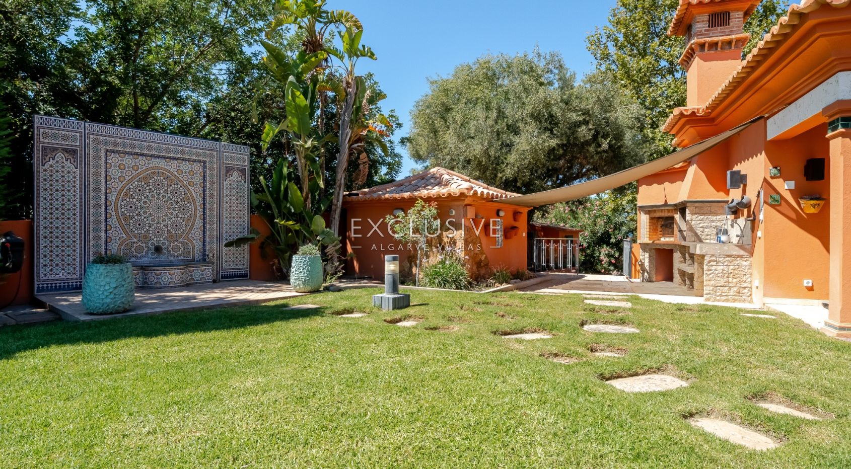 Timeless 5-Bedroom Algarve Villa with Ocean Views and Infinity Pool in Boliqueime