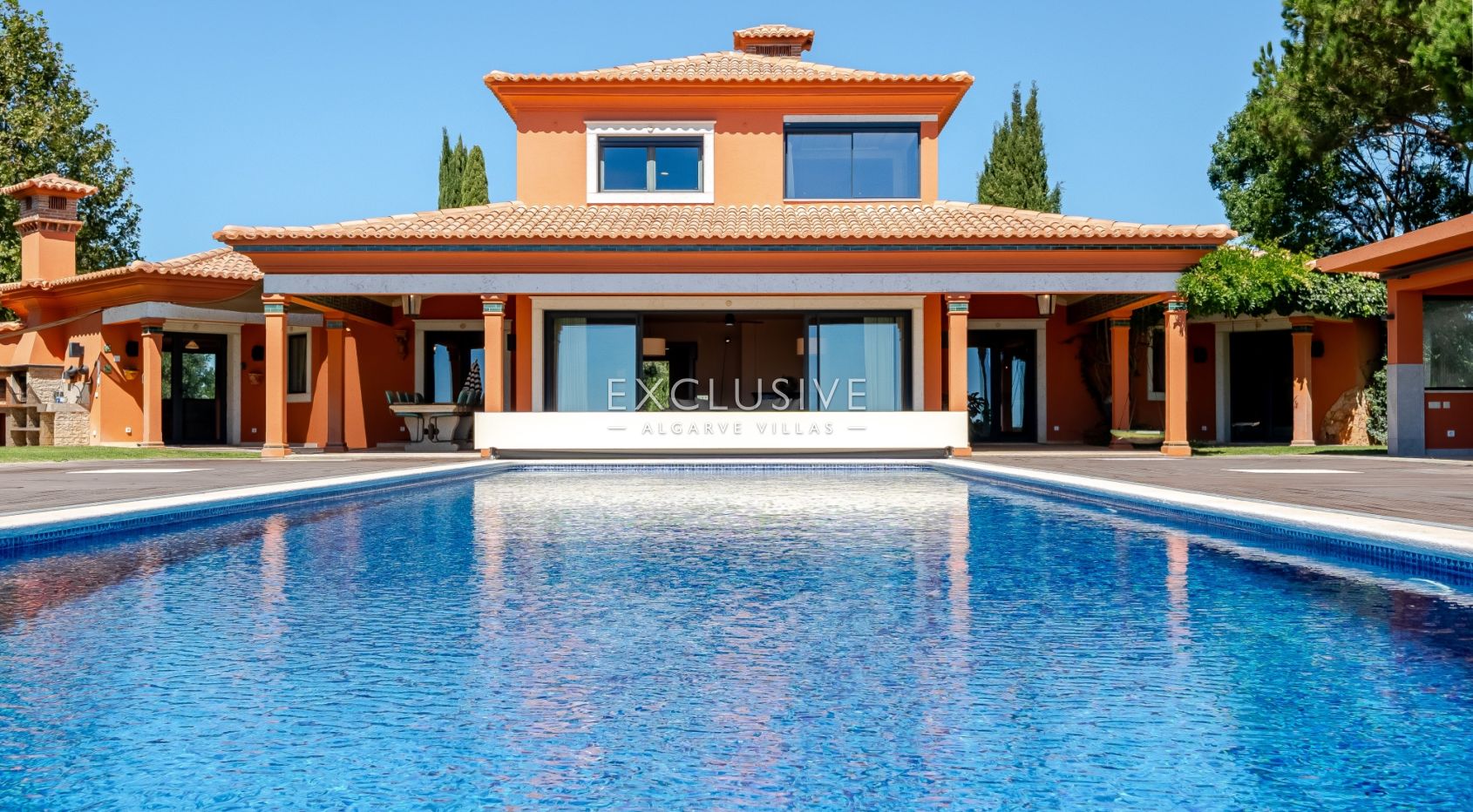 Timeless 5-Bedroom Algarve Villa with Ocean Views and Infinity Pool in Boliqueime