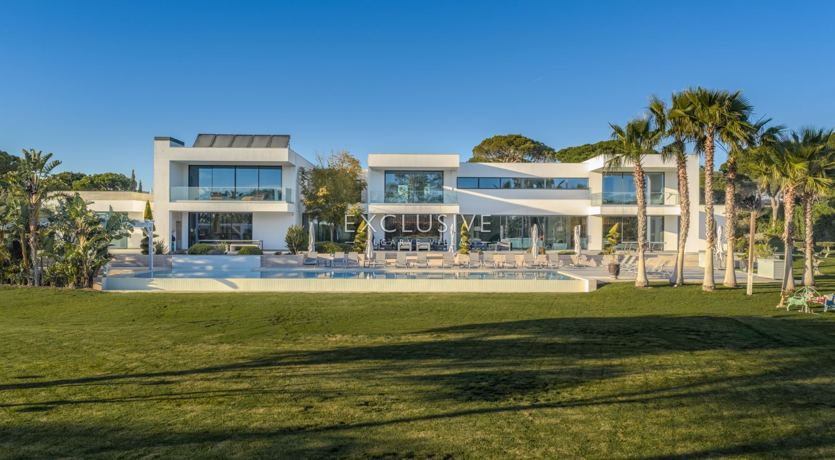 Sophisticated 5+3 Bedroom Villa in Vilamoura’s Prestigious Pinhal Velho