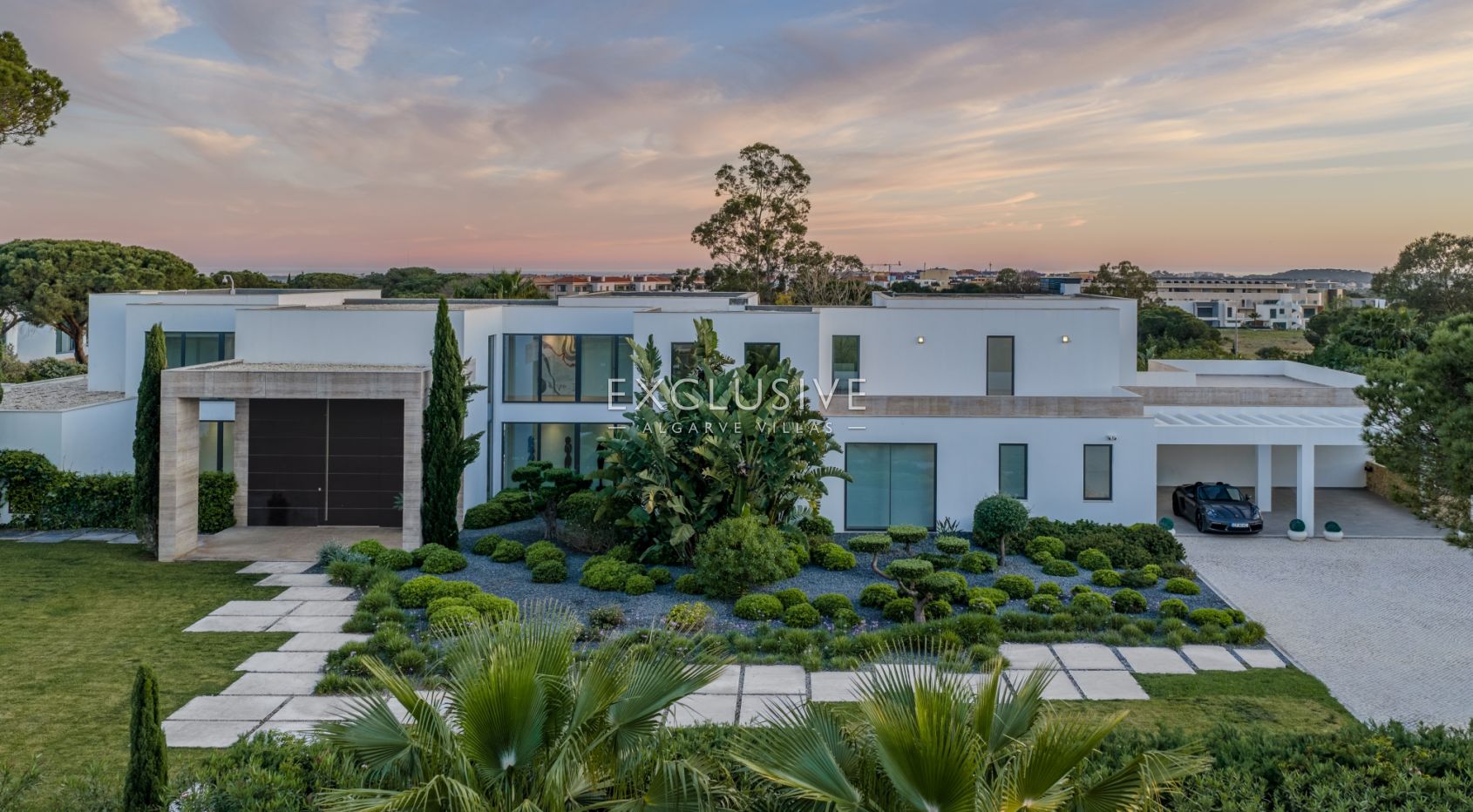 Sophisticated 5+3 Bedroom Villa in Vilamoura’s Prestigious Pinhal Velho
