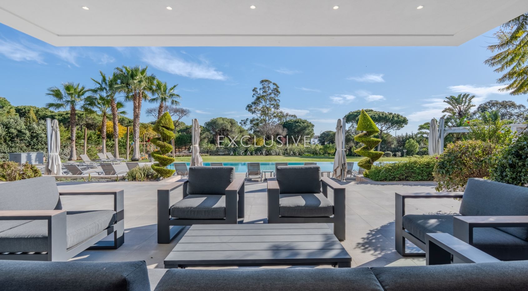 Sophisticated 5+3 Bedroom Villa in Vilamoura’s Prestigious Pinhal Velho