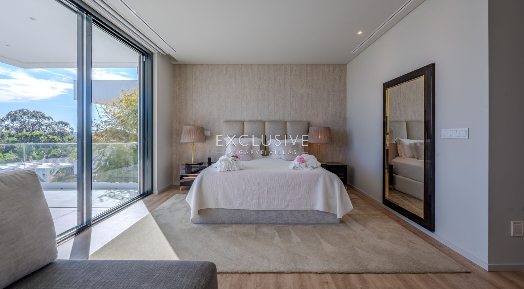 Sophisticated 5+3 Bedroom Villa in Vilamoura’s Prestigious Pinhal Velho