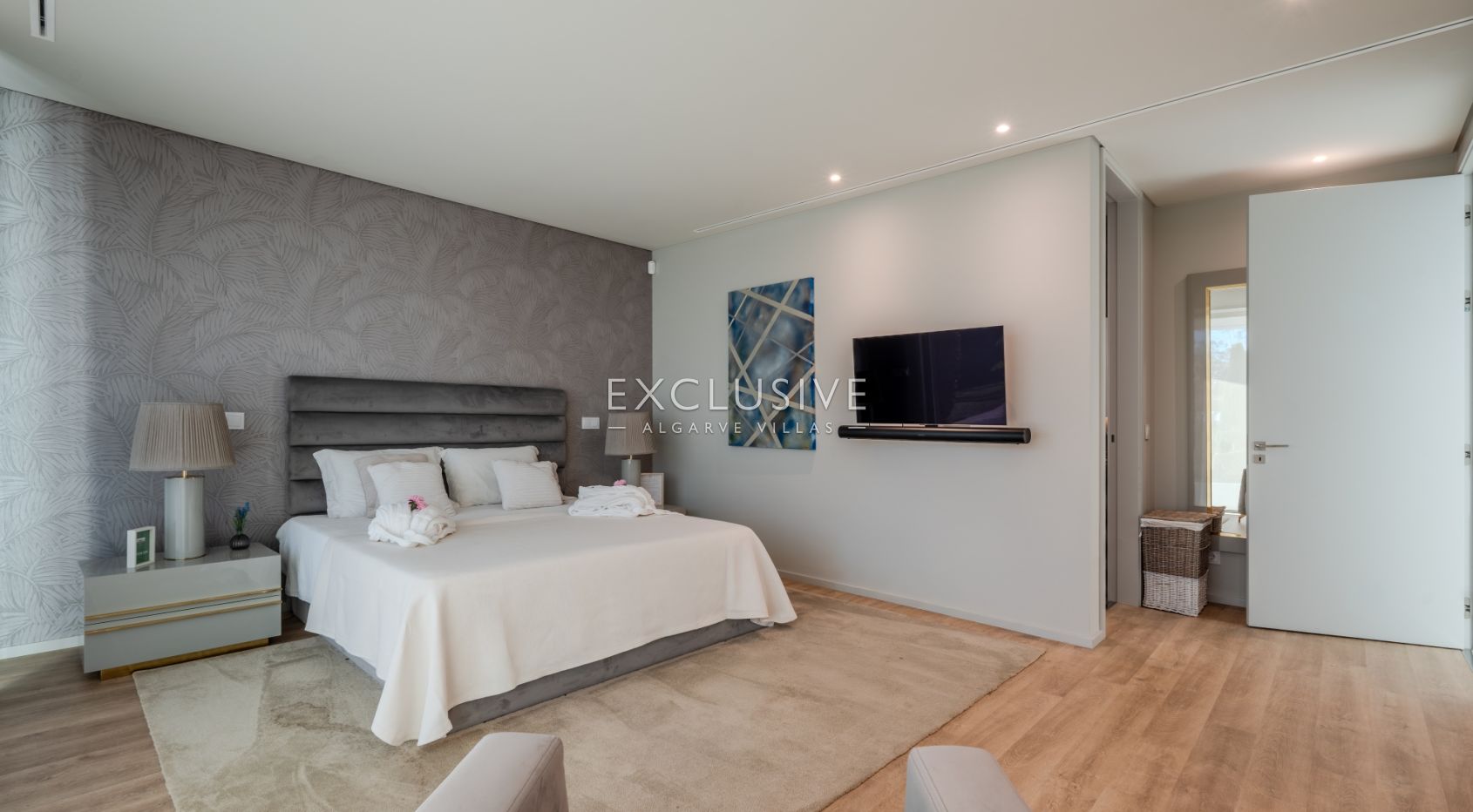 Sophisticated 5+3 Bedroom Villa in Vilamoura’s Prestigious Pinhal Velho