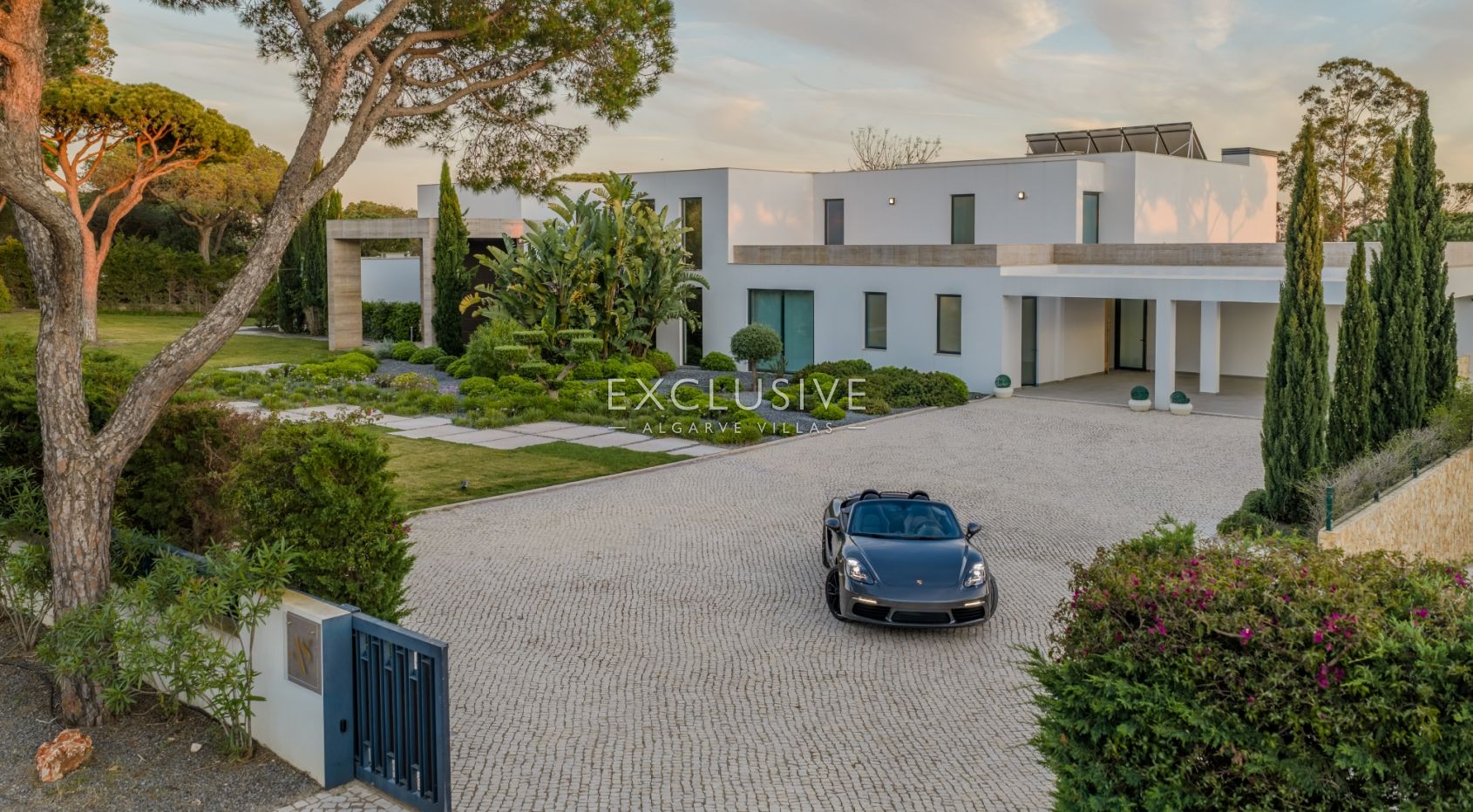 Sophisticated 5+3 Bedroom Villa in Vilamoura’s Prestigious Pinhal Velho
