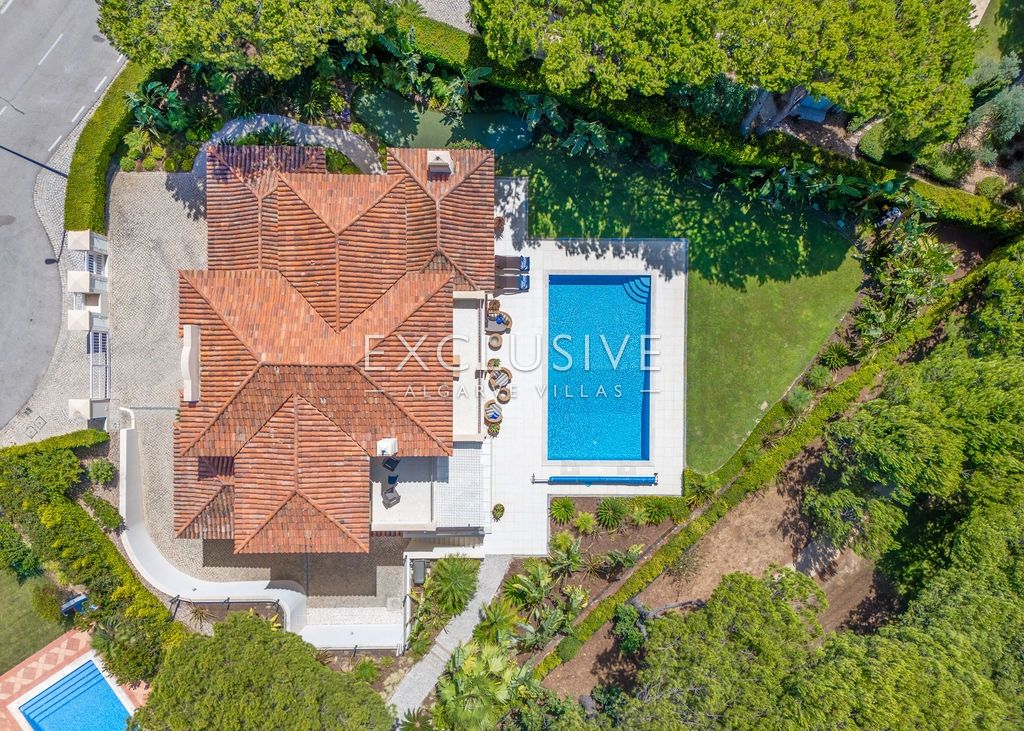 4 Bedroom Villa with Private Golf Access in Vila Sol Resort Vilamoura Central Algarve