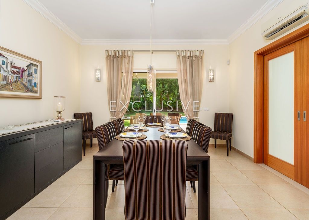 4 Bedroom Villa with Private Golf Access in Vila Sol Resort Vilamoura Central Algarve