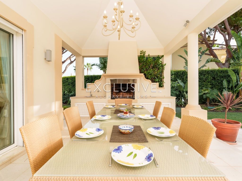 4 Bedroom Villa with Private Golf Access in Vila Sol Resort Vilamoura Central Algarve