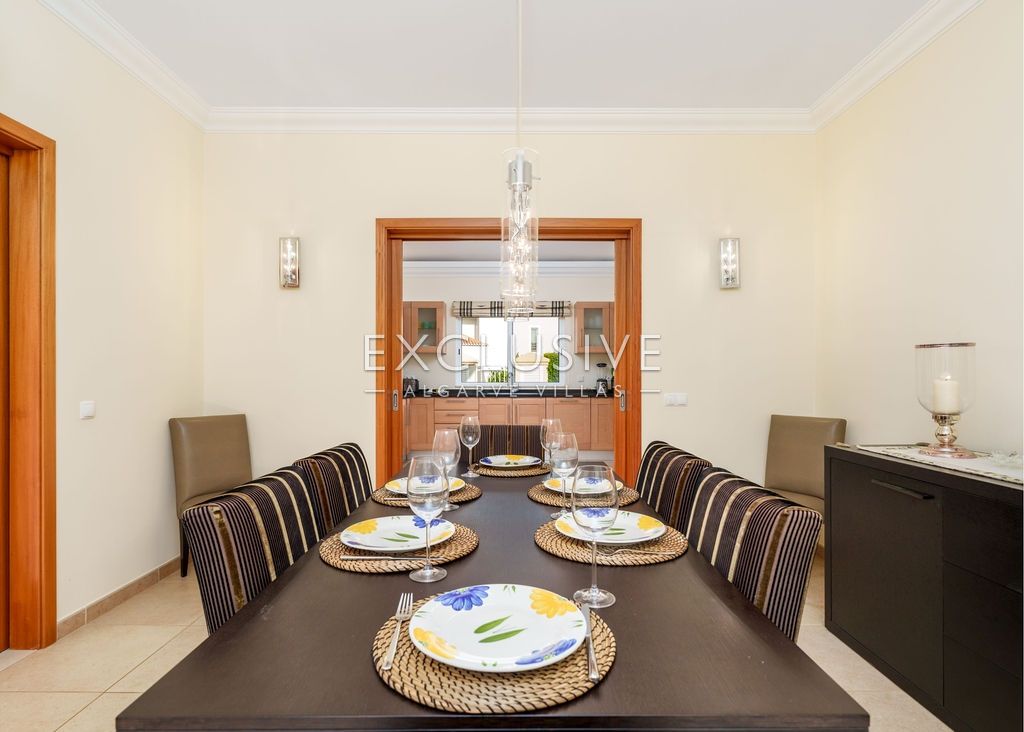 4 Bedroom Villa with Private Golf Access in Vila Sol Resort Vilamoura Central Algarve