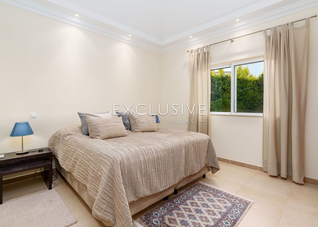 4 Bedroom Villa with Private Golf Access in Vila Sol Resort Vilamoura Central Algarve