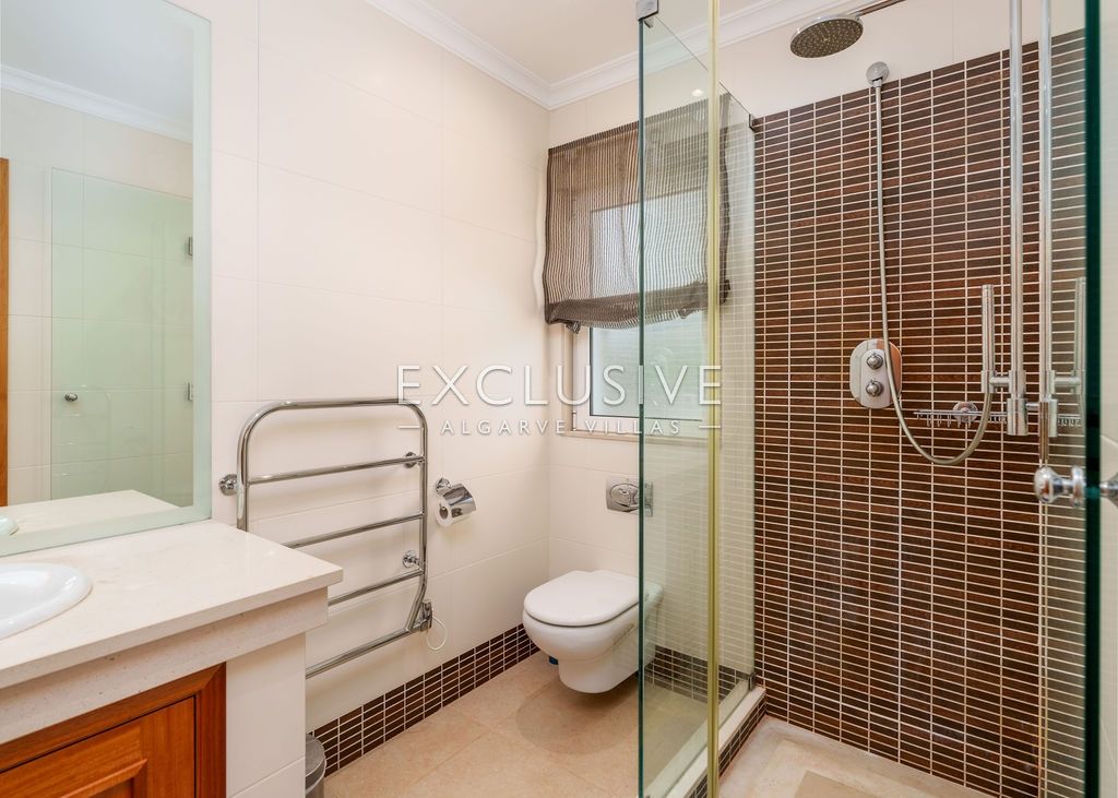 4 Bedroom Villa with Private Golf Access in Vila Sol Resort Vilamoura Central Algarve