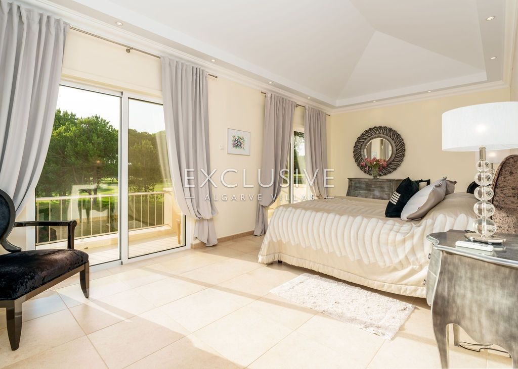 4 Bedroom Villa with Private Golf Access in Vila Sol Resort Vilamoura Central Algarve