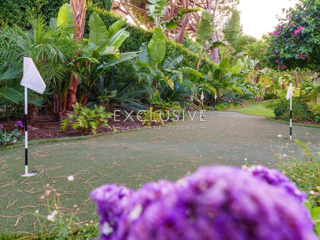 4 Bedroom Villa with Private Golf Access in Vila Sol Resort Vilamoura Central Algarve