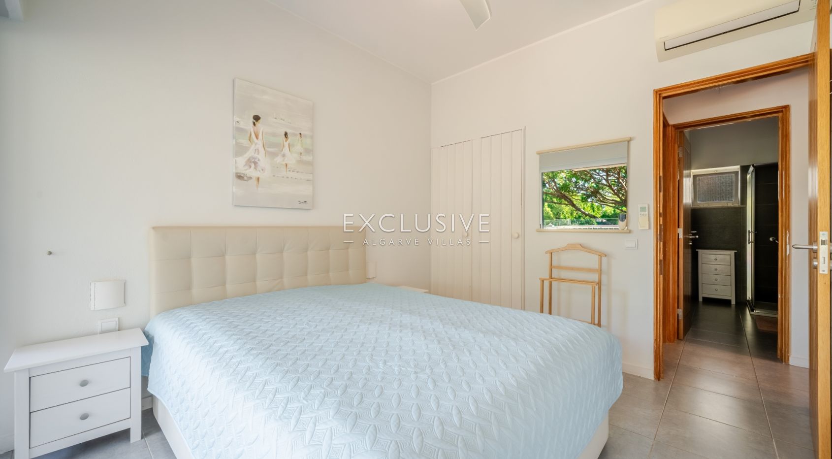 Buy a First Floor Three Bedroom Touristic Apartment in Pinhal da Marina, Vilamoura