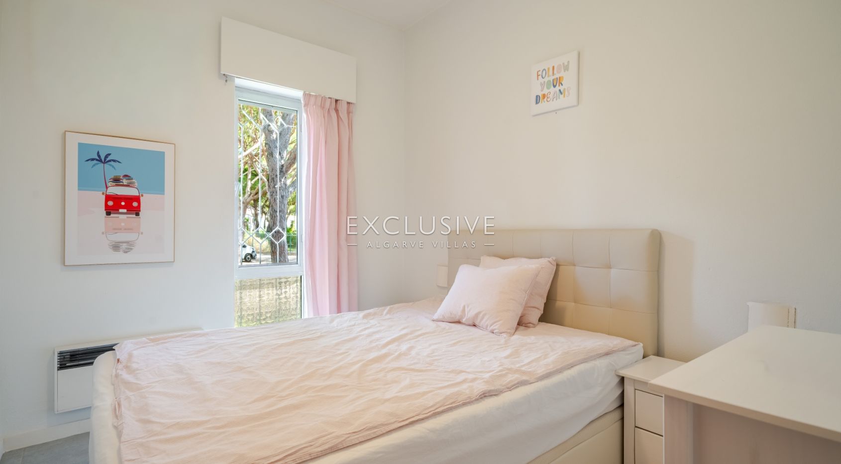 Buy a First Floor Three Bedroom Touristic Apartment in Pinhal da Marina, Vilamoura