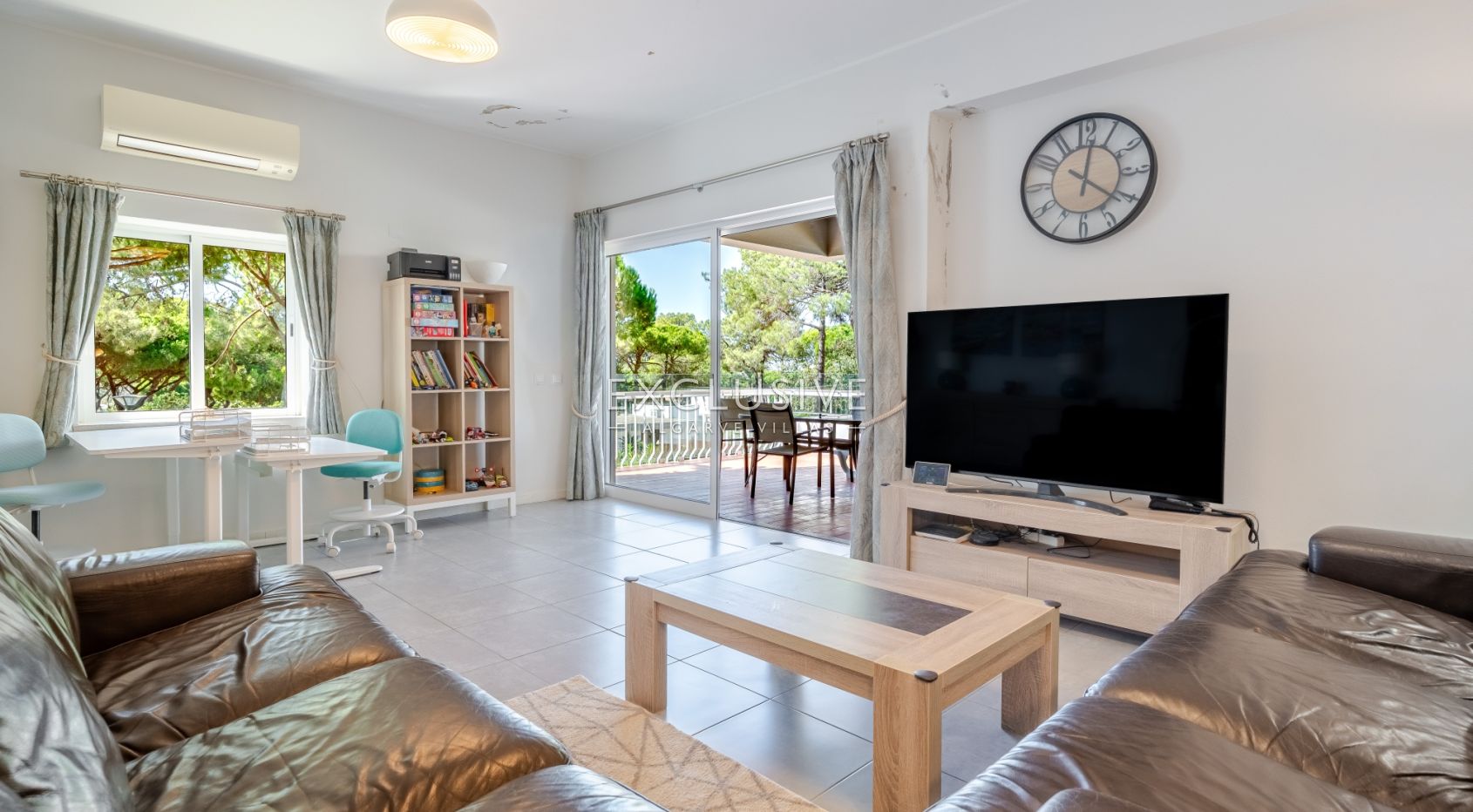 Buy a First Floor Three Bedroom Touristic Apartment in Pinhal da Marina, Vilamoura