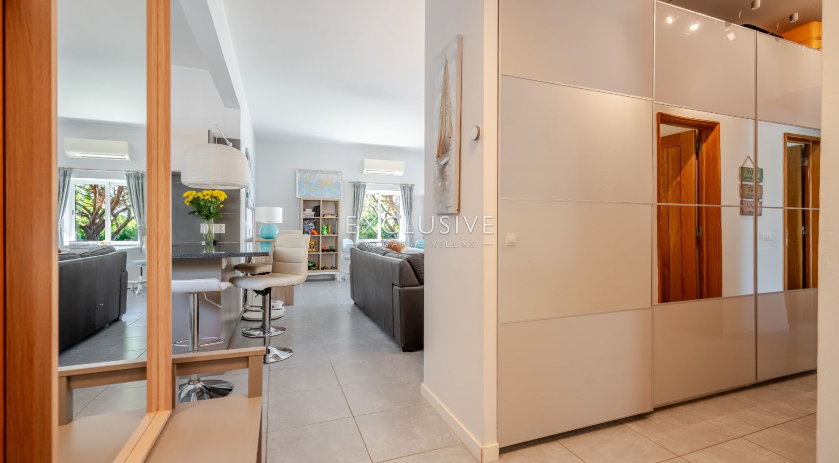 Buy a First Floor Three Bedroom Touristic Apartment in Pinhal da Marina, Vilamoura