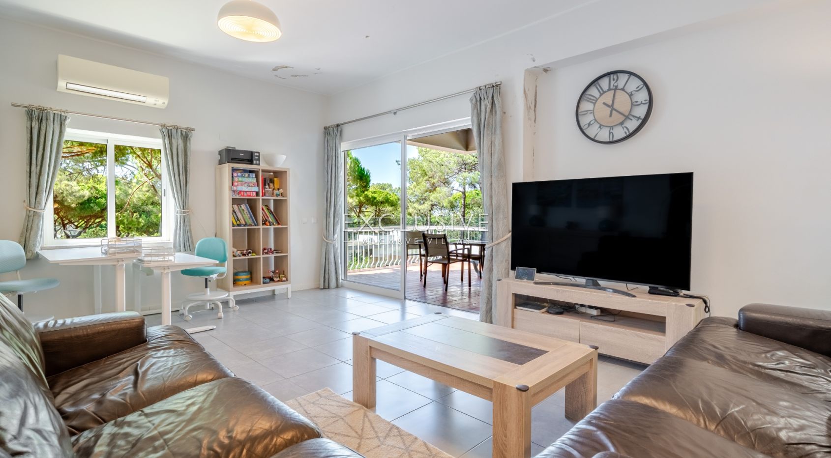 Buy a First Floor Three Bedroom Touristic Apartment in Pinhal da Marina, Vilamoura