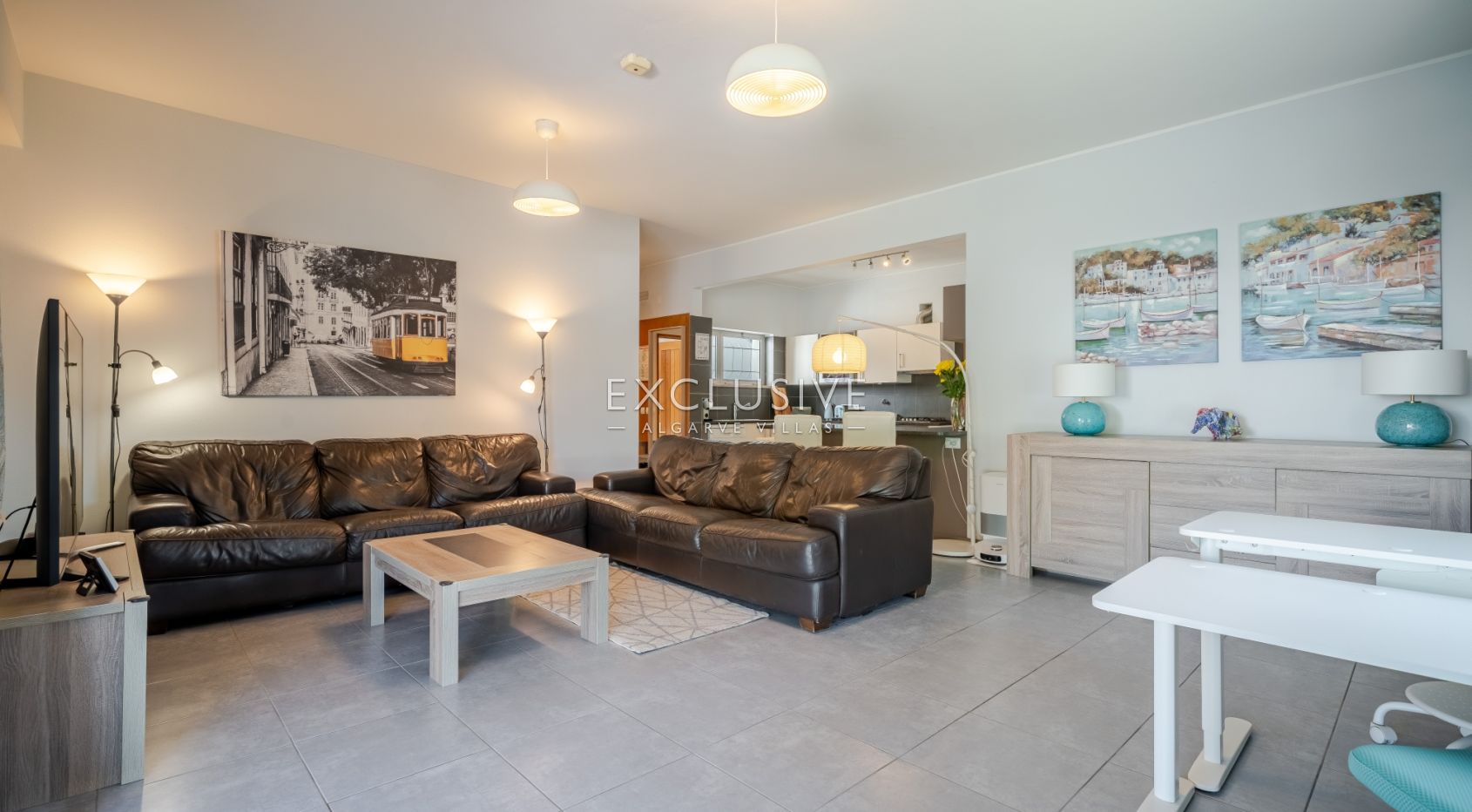 Buy a First Floor Three Bedroom Touristic Apartment in Pinhal da Marina, Vilamoura