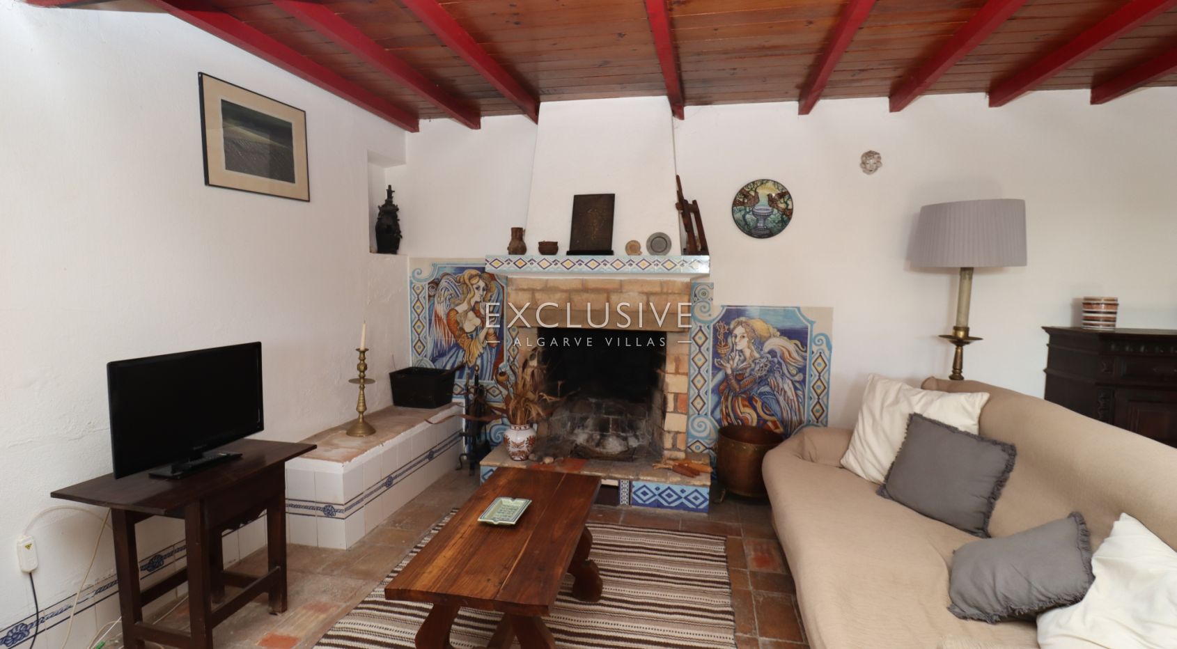 House with big plot to renovate close to the beach in Carvoeiro